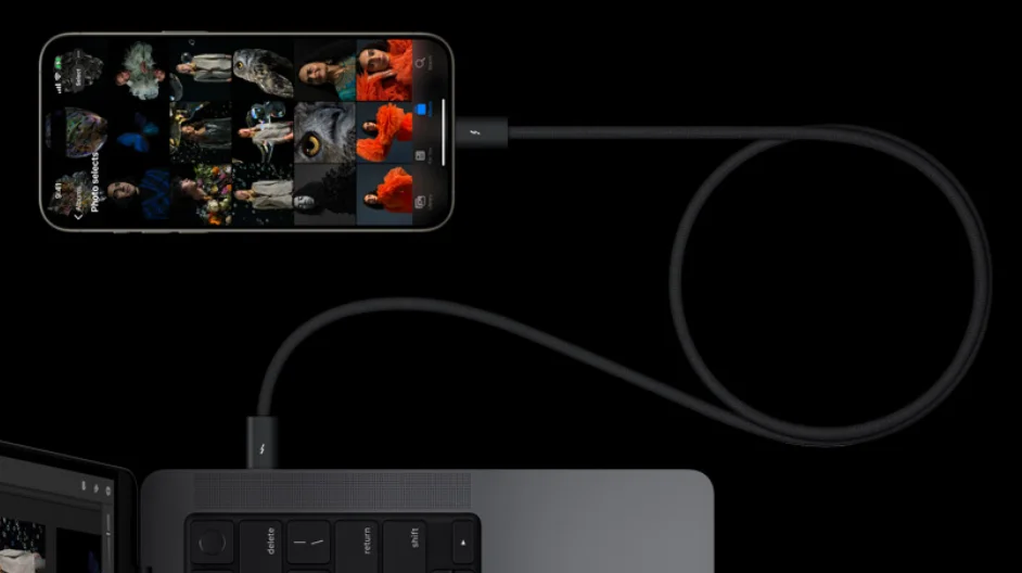 iPhone 15 Pro USB-C USB 3 Connector